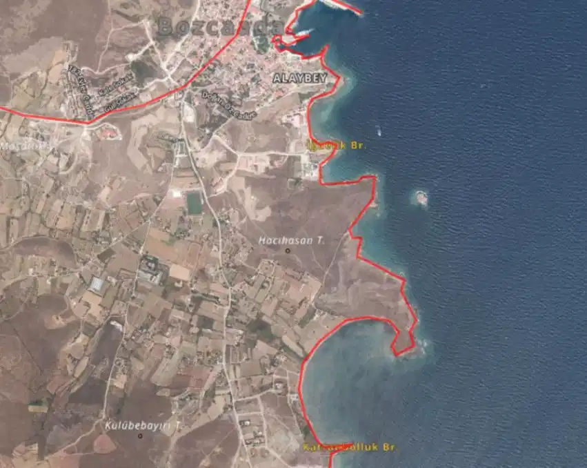 Çanakkale Bozcaada'da 38.447 m2 Yerleşim Yeri İçinde Yola Yakın Satılık Tarla